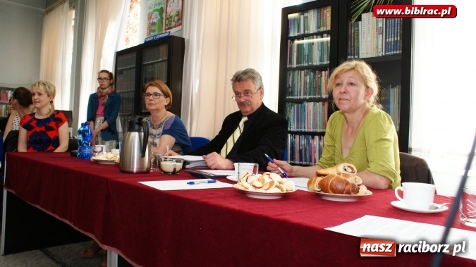 Zdjęcie w galerii na portalu naszraciborz.pl: Piyknie godali w bibliotece  wiadomości z regionu