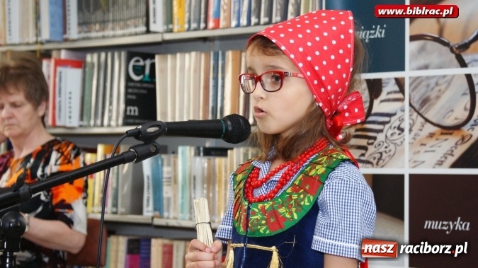 Zdjęcie w galerii na portalu naszraciborz.pl: Piyknie godali w bibliotece  wiadomości z regionu