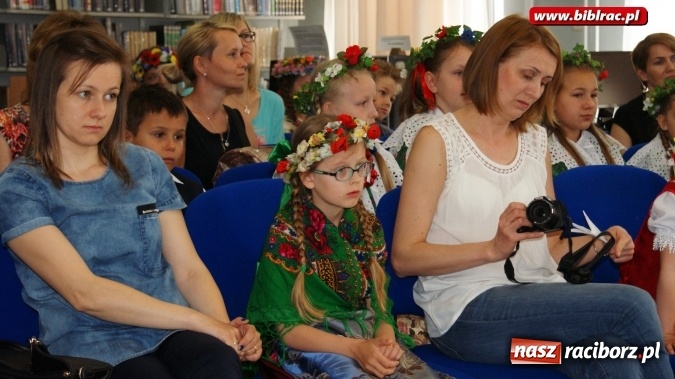 Zdjęcie w galerii na portalu naszraciborz.pl: Piyknie godali w bibliotece  wiadomości z regionu