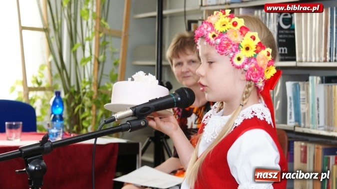 Zdjęcie w galerii na portalu naszraciborz.pl: Piyknie godali w bibliotece  wiadomości z regionu