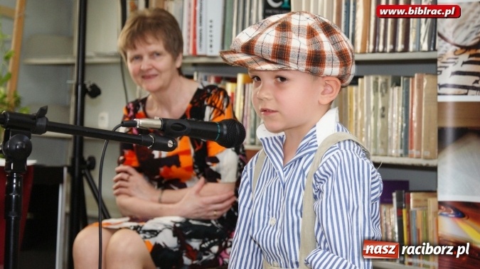 Zdjęcie w galerii na portalu naszraciborz.pl: Piyknie godali w bibliotece  wiadomości z regionu