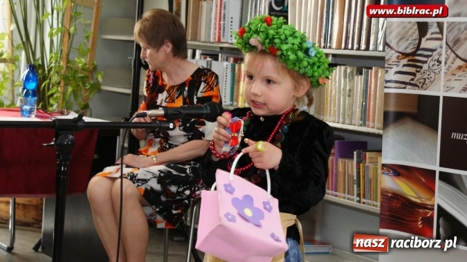 Zdjęcie w galerii na portalu naszraciborz.pl: Piyknie godali w bibliotece  wiadomości z regionu