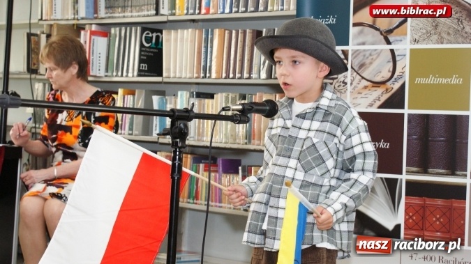 Zdjęcie w galerii na portalu naszraciborz.pl: Piyknie godali w bibliotece  wiadomości z regionu