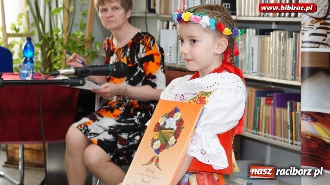 Zdjęcie w galerii na portalu naszraciborz.pl: Piyknie godali w bibliotece  wiadomości z regionu