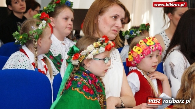 Zdjęcie w galerii na portalu naszraciborz.pl: Piyknie godali w bibliotece  wiadomości z regionu