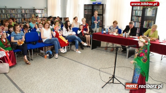 Zdjęcie w galerii na portalu naszraciborz.pl: Piyknie godali w bibliotece  wiadomości z regionu