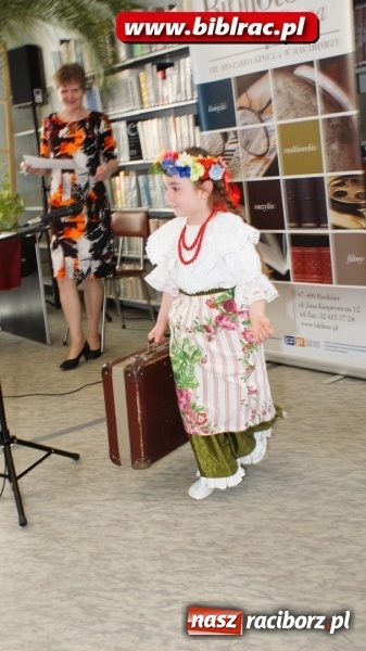 Zdjęcie w galerii na portalu naszraciborz.pl: Piyknie godali w bibliotece  wiadomości z regionu