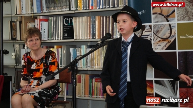 Zdjęcie w galerii na portalu naszraciborz.pl: Piyknie godali w bibliotece  wiadomości z regionu