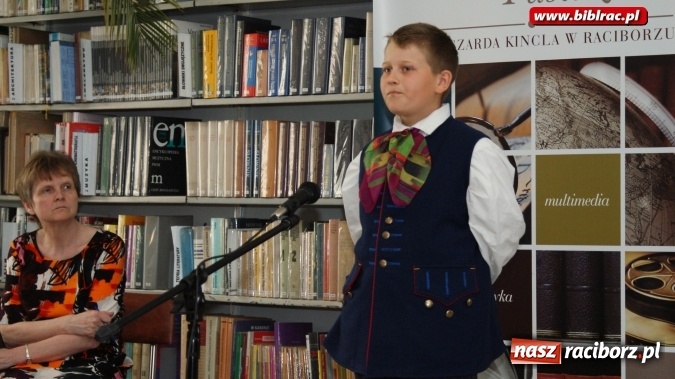 Zdjęcie w galerii na portalu naszraciborz.pl: Piyknie godali w bibliotece  wiadomości z regionu
