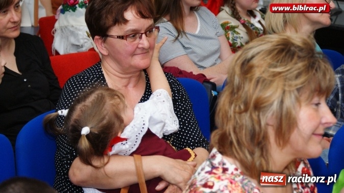 Zdjęcie w galerii na portalu naszraciborz.pl: Piyknie godali w bibliotece  wiadomości z regionu
