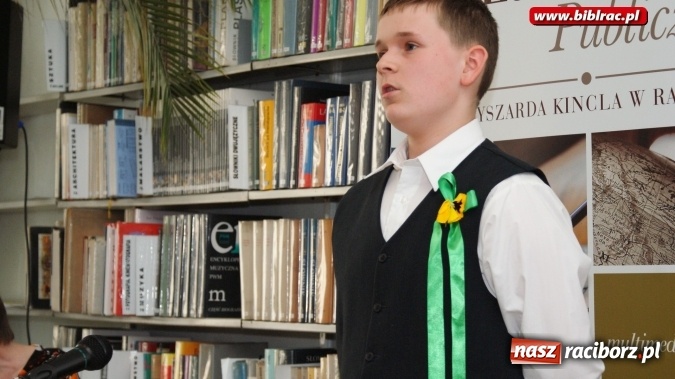 Zdjęcie w galerii na portalu naszraciborz.pl: Piyknie godali w bibliotece  wiadomości z regionu