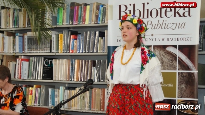 Zdjęcie w galerii na portalu naszraciborz.pl: Piyknie godali w bibliotece  wiadomości z regionu