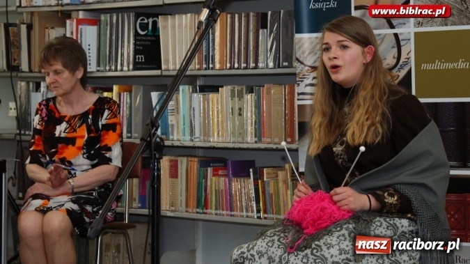 Zdjęcie w galerii na portalu naszraciborz.pl: Piyknie godali w bibliotece  wiadomości z regionu