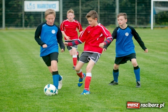 Zdjęcie w galerii na portalu naszraciborz.pl: Młodziki: Emocjonujące spotkanie w Markowicach zakończone podziałem punktów wiadomości z regionu