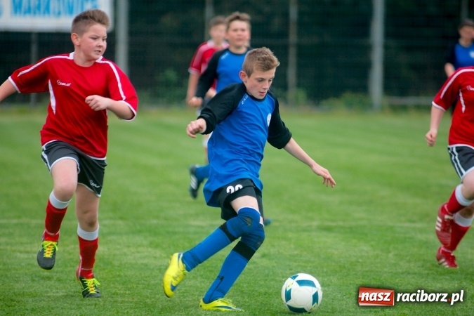 Zdjęcie w galerii na portalu naszraciborz.pl: Młodziki: Emocjonujące spotkanie w Markowicach zakończone podziałem punktów wiadomości z regionu