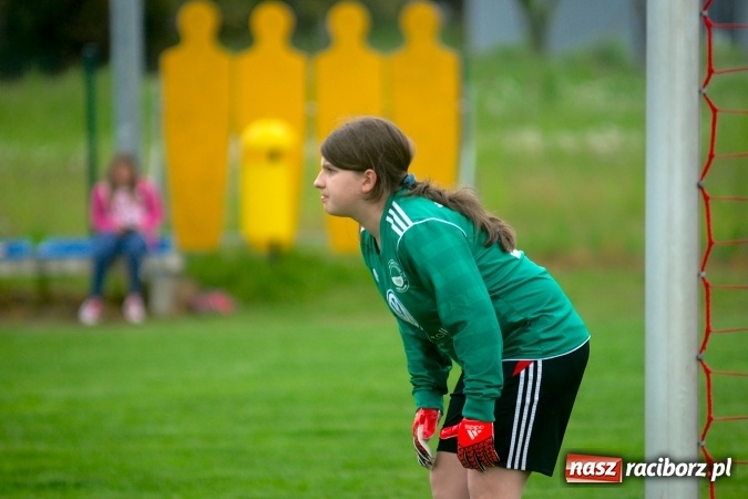 Zdjęcie w galerii na portalu naszraciborz.pl: Młodziki: Emocjonujące spotkanie w Markowicach zakończone podziałem punktów wiadomości z regionu