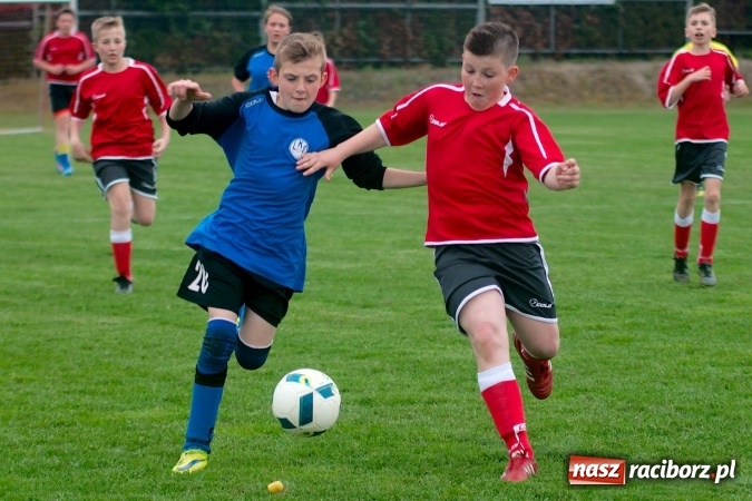 Zdjęcie w galerii na portalu naszraciborz.pl: Młodziki: Emocjonujące spotkanie w Markowicach zakończone podziałem punktów wiadomości z regionu