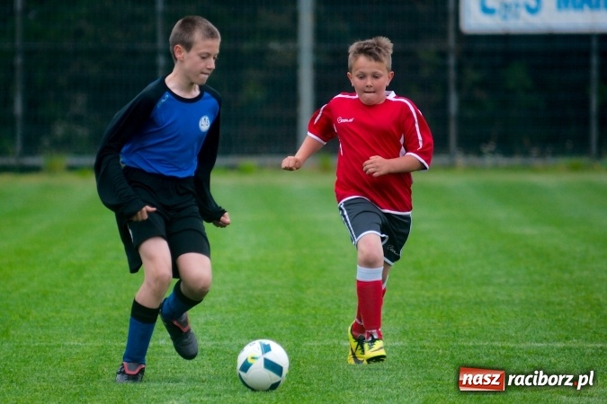 Zdjęcie w galerii na portalu naszraciborz.pl: Młodziki: Emocjonujące spotkanie w Markowicach zakończone podziałem punktów wiadomości z regionu