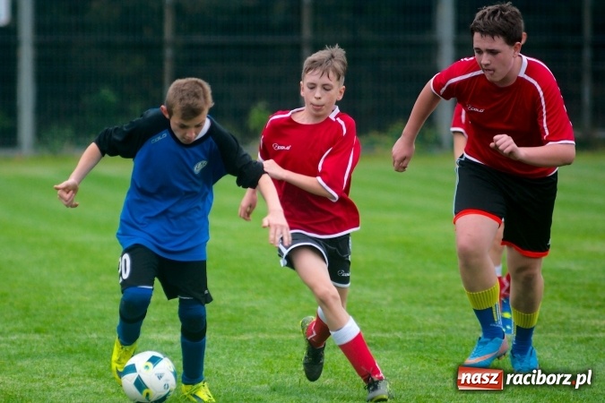 Zdjęcie w galerii na portalu naszraciborz.pl: Młodziki: Emocjonujące spotkanie w Markowicach zakończone podziałem punktów wiadomości z regionu
