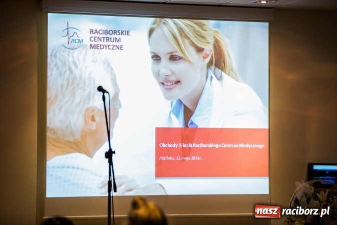 Zdjęcie w galerii na portalu naszraciborz.pl: Raciborskie Centrum Medyczne świętowało na zamku 5-lecie działalności w systemie publicznej ochrony zdrowia wiadomości z regionu