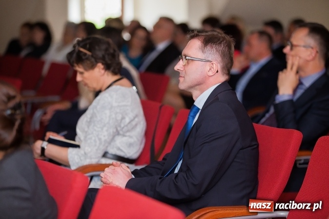 Zdjęcie w galerii na portalu naszraciborz.pl: Raciborskie Centrum Medyczne świętowało na zamku 5-lecie działalności w systemie publicznej ochrony zdrowia wiadomości z regionu