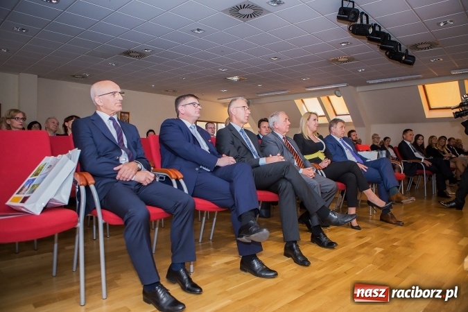 Zdjęcie w galerii na portalu naszraciborz.pl: Raciborskie Centrum Medyczne świętowało na zamku 5-lecie działalności w systemie publicznej ochrony zdrowia wiadomości z regionu