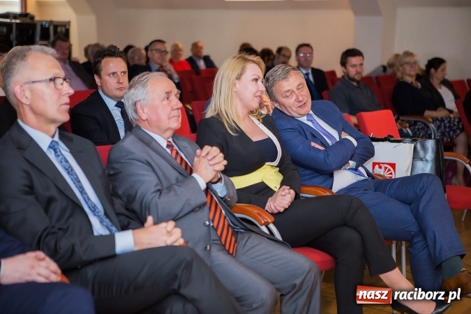 Zdjęcie w galerii na portalu naszraciborz.pl: Raciborskie Centrum Medyczne świętowało na zamku 5-lecie działalności w systemie publicznej ochrony zdrowia wiadomości z regionu