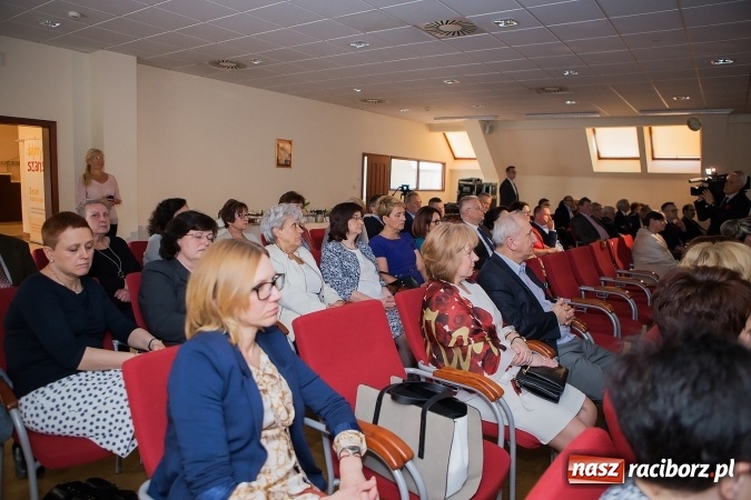 Zdjęcie w galerii na portalu naszraciborz.pl: Raciborskie Centrum Medyczne świętowało na zamku 5-lecie działalności w systemie publicznej ochrony zdrowia wiadomości z regionu