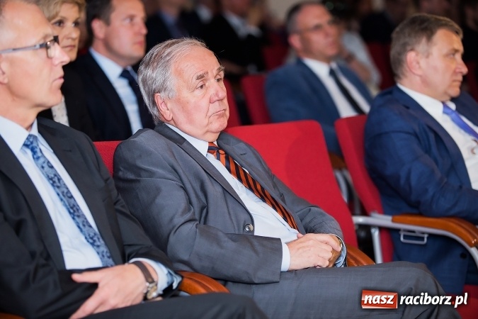 Zdjęcie w galerii na portalu naszraciborz.pl: Raciborskie Centrum Medyczne świętowało na zamku 5-lecie działalności w systemie publicznej ochrony zdrowia wiadomości z regionu