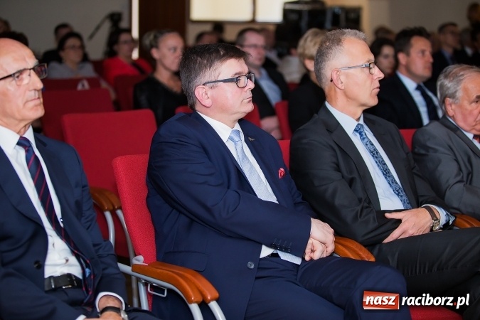 Zdjęcie w galerii na portalu naszraciborz.pl: Raciborskie Centrum Medyczne świętowało na zamku 5-lecie działalności w systemie publicznej ochrony zdrowia wiadomości z regionu
