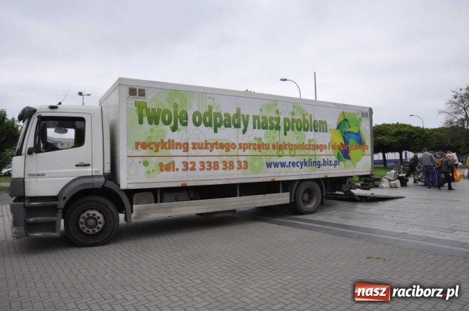 Zdjęcie w galerii na portalu naszraciborz.pl: Najlepsze rośliny rozdano już nad ranem  wiadomości z regionu