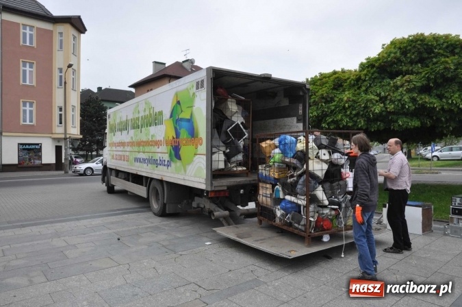 Zdjęcie w galerii na portalu naszraciborz.pl: Najlepsze rośliny rozdano już nad ranem  wiadomości z regionu