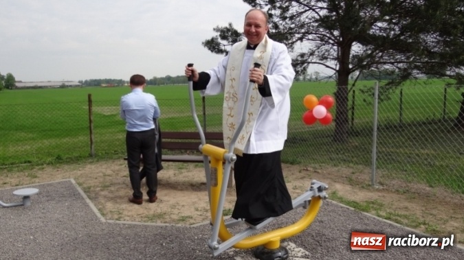 Zdjęcie w galerii na portalu naszraciborz.pl: Siłownia napowietrzna w Wojnowicach już otwarta wiadomości z regionu