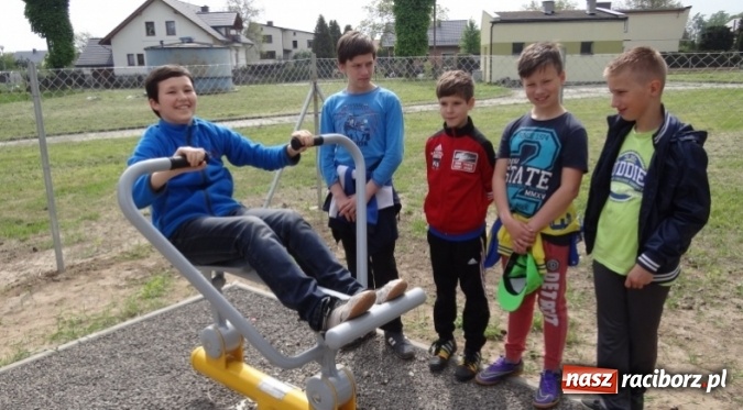 Zdjęcie w galerii na portalu naszraciborz.pl: Siłownia napowietrzna w Wojnowicach już otwarta wiadomości z regionu