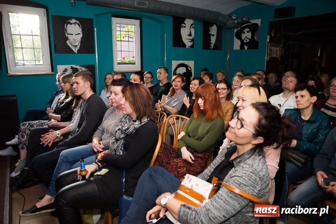 Zdjęcie w galerii na portalu naszraciborz.pl: Renata Przemyk z Akustik Trio wystąpiła na Końcu Świata wiadomości z regionu