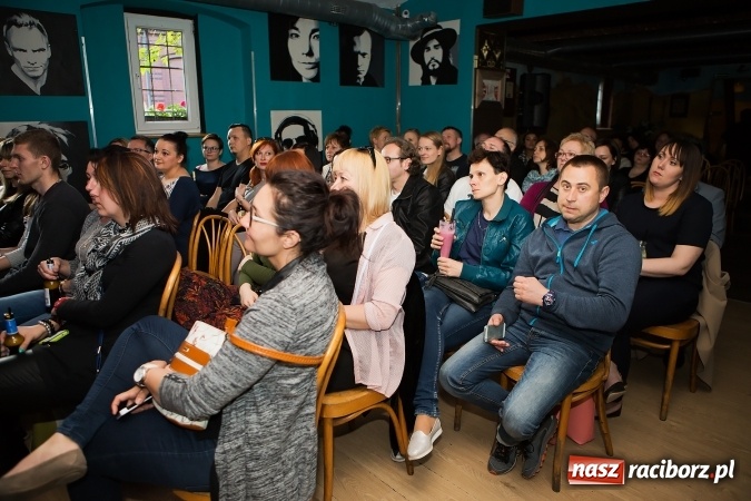 Zdjęcie w galerii na portalu naszraciborz.pl: Renata Przemyk z Akustik Trio wystąpiła na Końcu Świata wiadomości z regionu