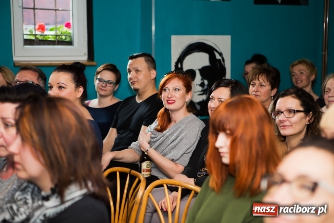 Zdjęcie w galerii na portalu naszraciborz.pl: Renata Przemyk z Akustik Trio wystąpiła na Końcu Świata wiadomości z regionu