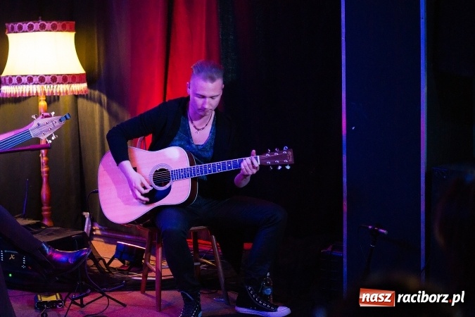 Zdjęcie w galerii na portalu naszraciborz.pl: Renata Przemyk z Akustik Trio wystąpiła na Końcu Świata wiadomości z regionu