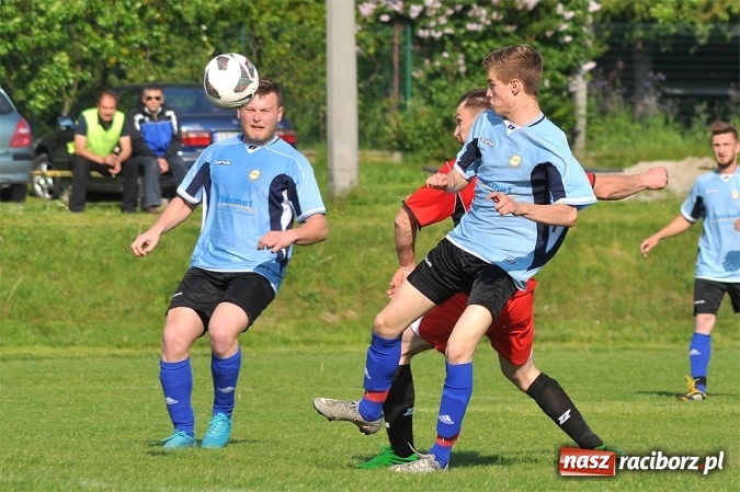 Zdjęcie w galerii na portalu naszraciborz.pl: Dobra passa Brzezia trwa. Tym razem wygrana ze Stalą wiadomości z regionu