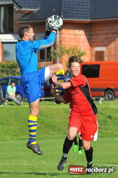 Zdjęcie w galerii na portalu naszraciborz.pl: Dobra passa Brzezia trwa. Tym razem wygrana ze Stalą wiadomości z regionu