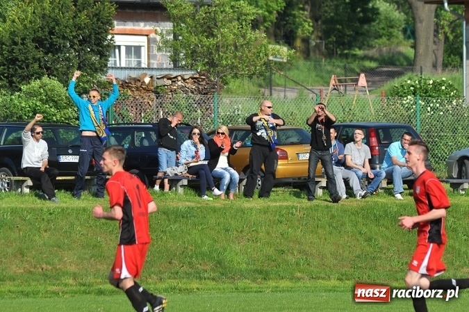 Zdjęcie w galerii na portalu naszraciborz.pl: Dobra passa Brzezia trwa. Tym razem wygrana ze Stalą wiadomości z regionu