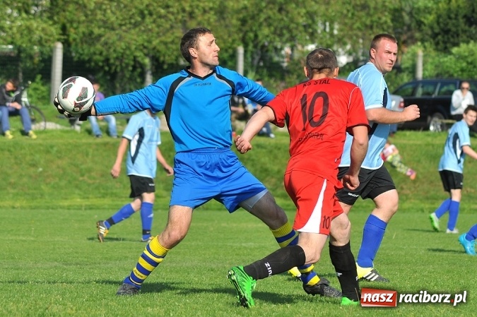 Zdjęcie w galerii na portalu naszraciborz.pl: Dobra passa Brzezia trwa. Tym razem wygrana ze Stalą wiadomości z regionu