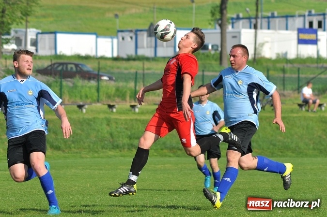 Zdjęcie w galerii na portalu naszraciborz.pl: Dobra passa Brzezia trwa. Tym razem wygrana ze Stalą wiadomości z regionu