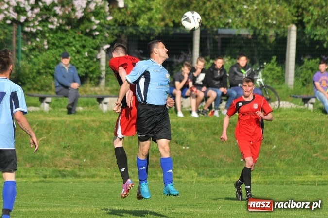 Zdjęcie w galerii na portalu naszraciborz.pl: Dobra passa Brzezia trwa. Tym razem wygrana ze Stalą wiadomości z regionu