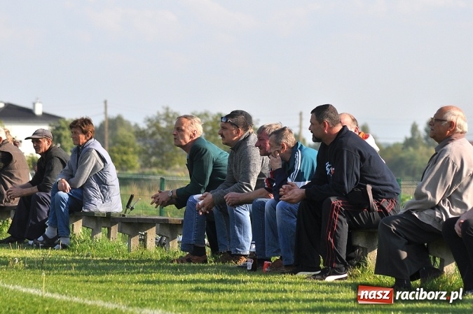 Zdjęcie w galerii na portalu naszraciborz.pl: Dobra passa Brzezia trwa. Tym razem wygrana ze Stalą wiadomości z regionu