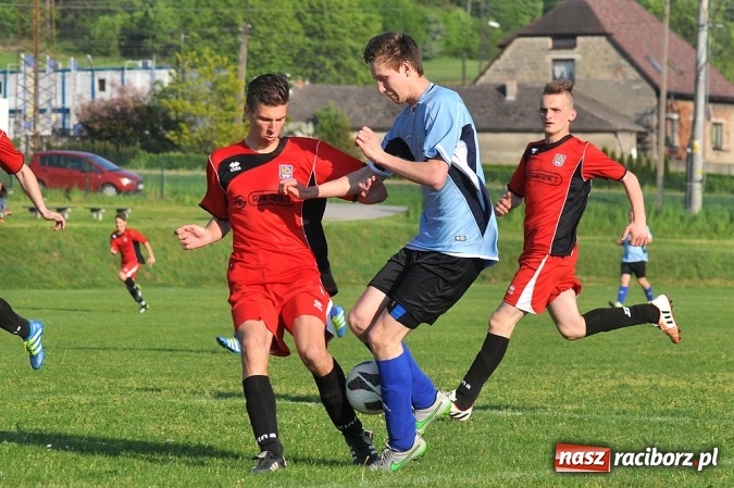 Zdjęcie w galerii na portalu naszraciborz.pl: Dobra passa Brzezia trwa. Tym razem wygrana ze Stalą wiadomości z regionu