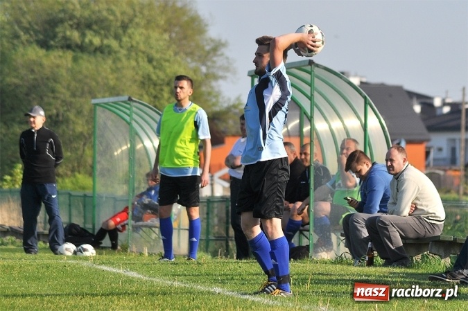 Zdjęcie w galerii na portalu naszraciborz.pl: Dobra passa Brzezia trwa. Tym razem wygrana ze Stalą wiadomości z regionu