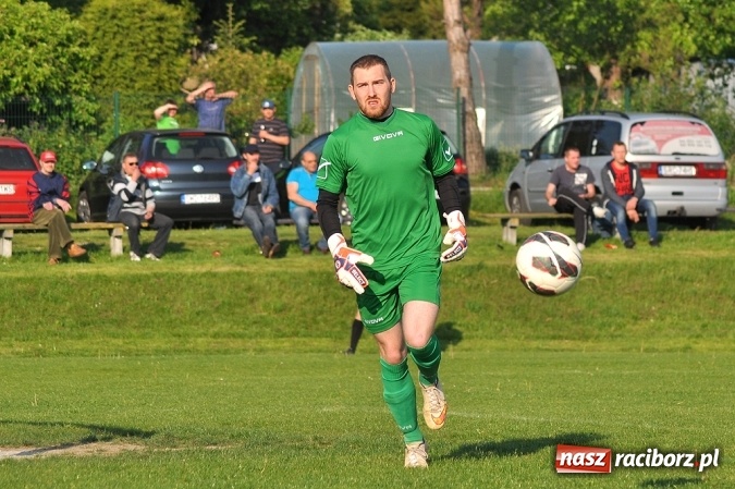 Zdjęcie w galerii na portalu naszraciborz.pl: Dobra passa Brzezia trwa. Tym razem wygrana ze Stalą wiadomości z regionu