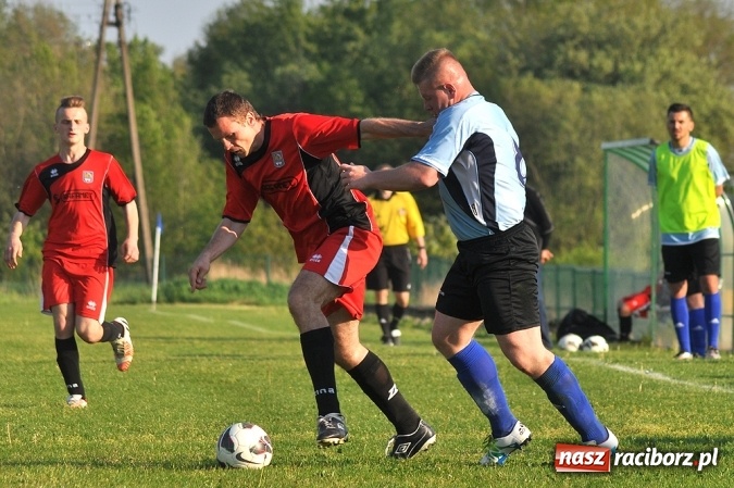 Zdjęcie w galerii na portalu naszraciborz.pl: Dobra passa Brzezia trwa. Tym razem wygrana ze Stalą wiadomości z regionu