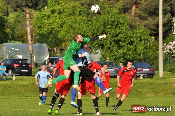 Zdjęcie w galerii na portalu naszraciborz.pl: Dobra passa Brzezia trwa. Tym razem wygrana ze Stalą wiadomości z regionu